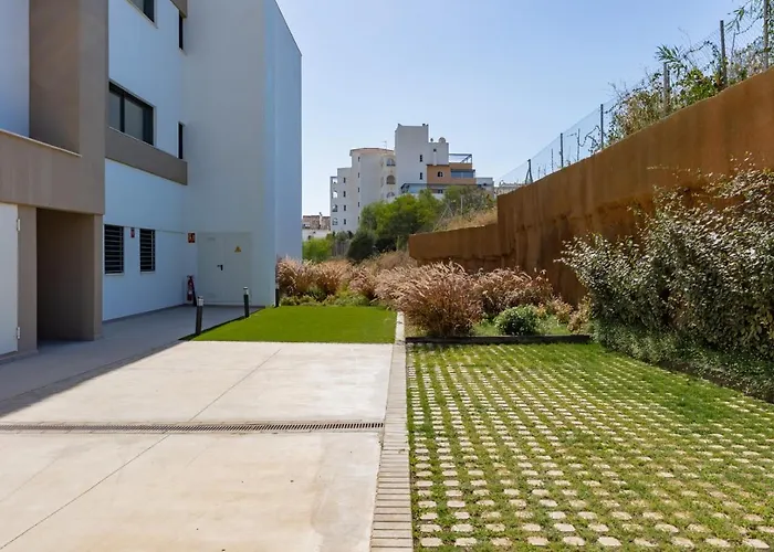 Cosy And Centrally Located Apartment In Estepona