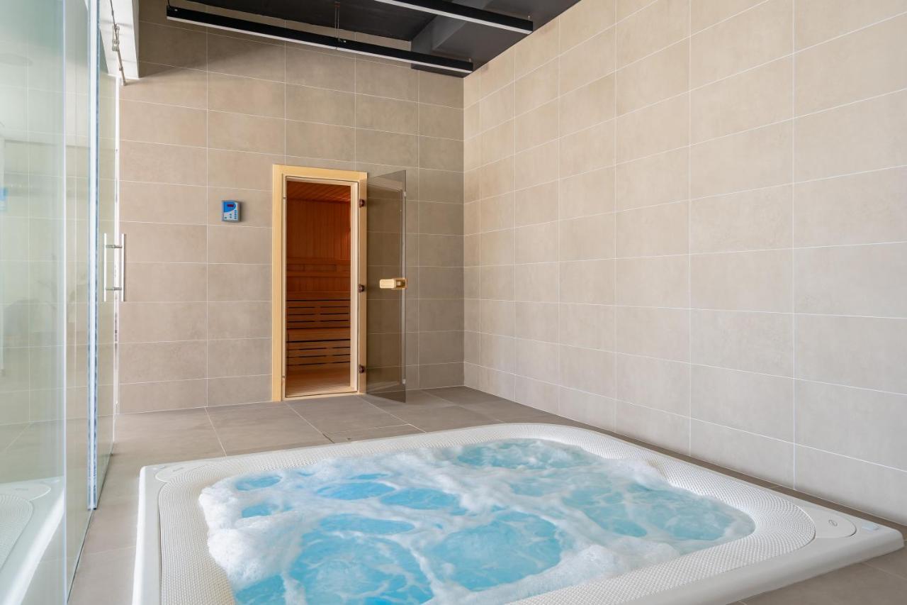 Cosy And Centrally Located In Apartment