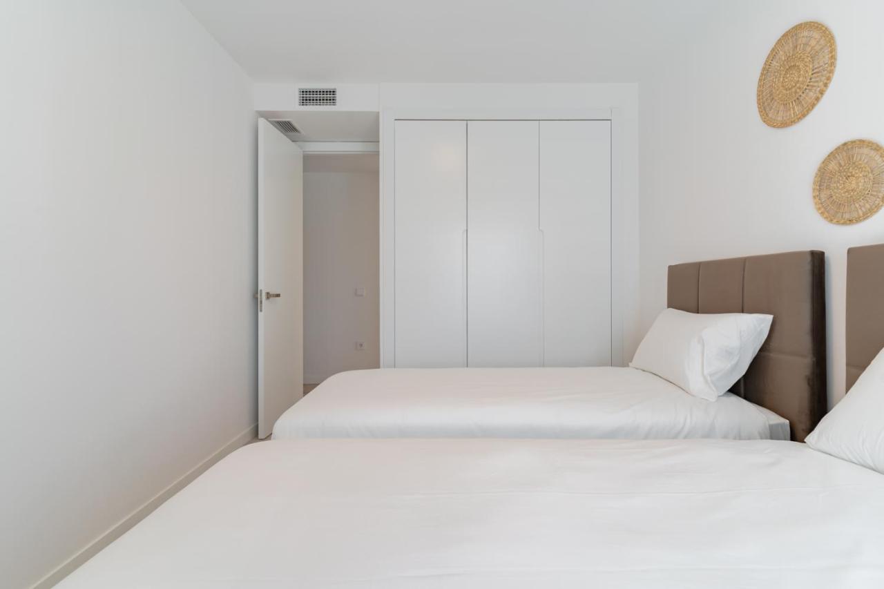 Cosy And Centrally Located In Apartment *